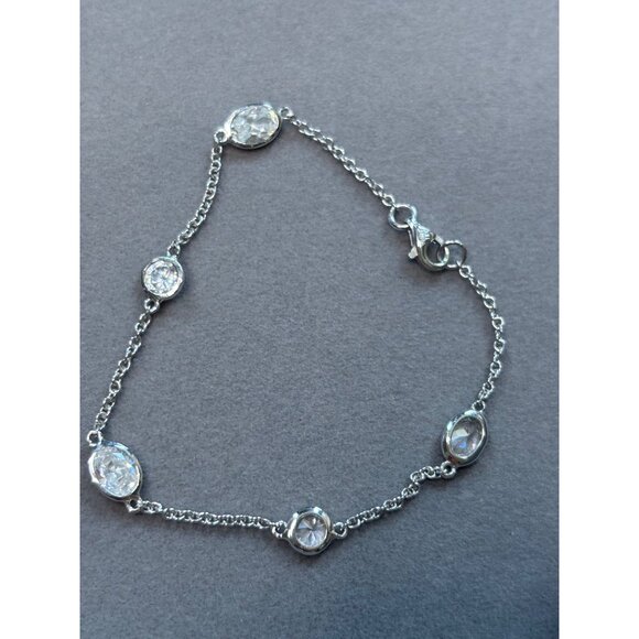 Elegant Cubic Zirconia Jewelry Set With Necklace Earrings Bracelet & Ring In Sil - Picture 3 of 9